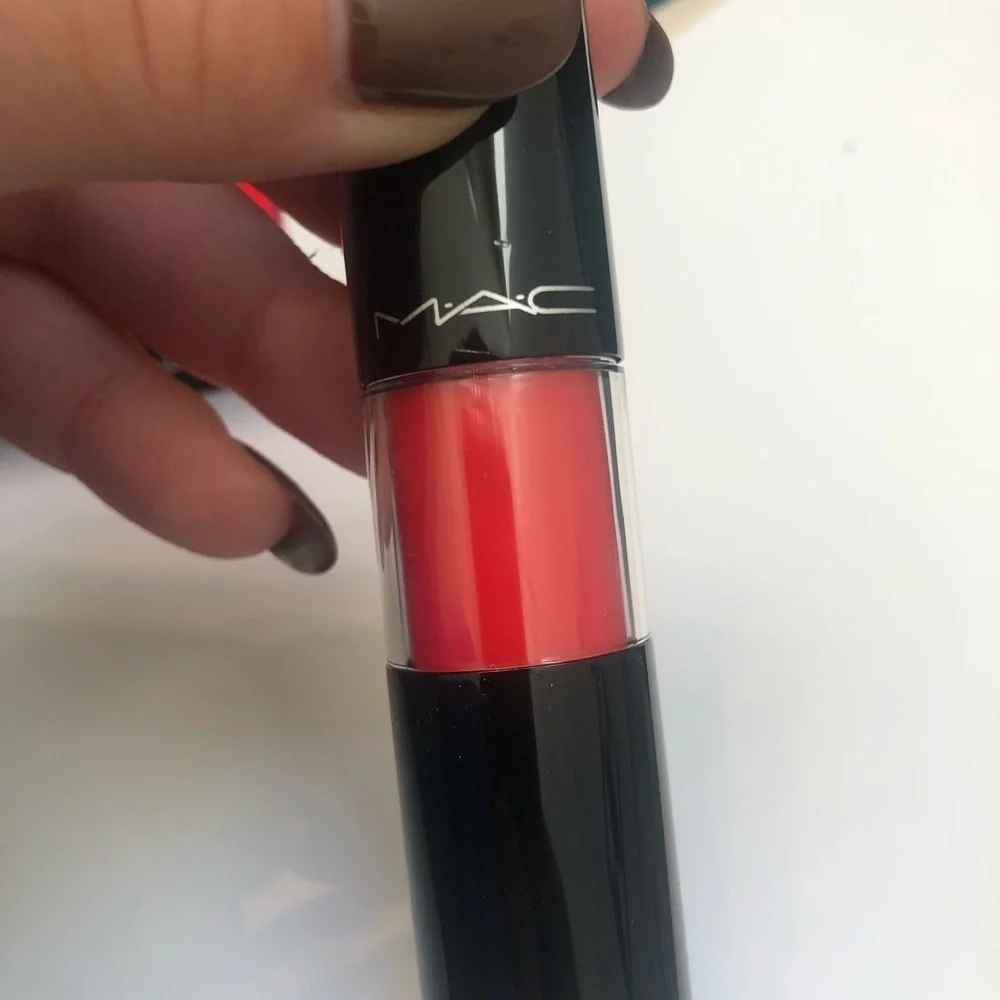 NIB MAC TO THE EXTREME CREAM LIP STAIN